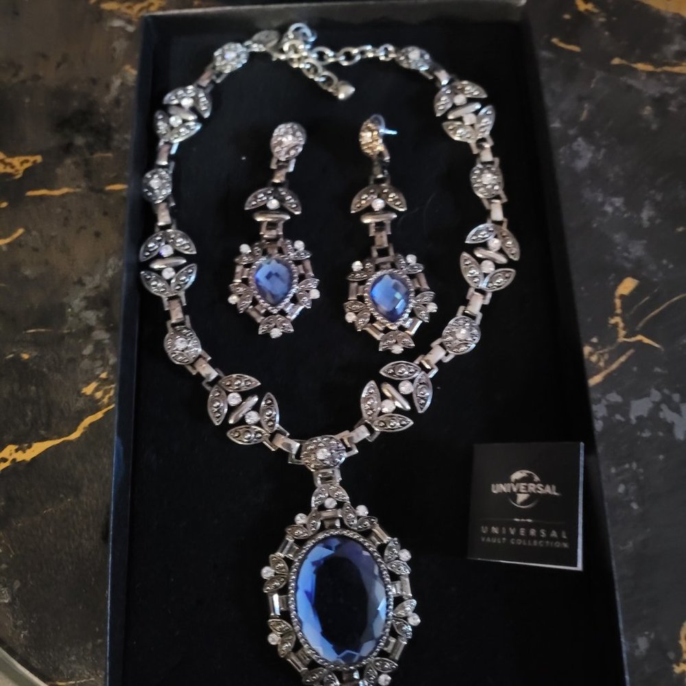 Universal Vault Jewelry Collection Necklace Set